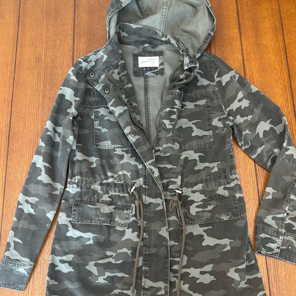 Universal Thread Olive Camouflage Jacket